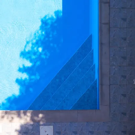 Villa Maestro Ii - *
